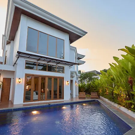 Fale Seminyak - Brand New Modern Luxury 5Br Villa In Seminyak With Private Pool, Gym & Massage Room